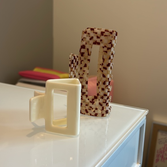 Large and small clip - Picture 2 of 3